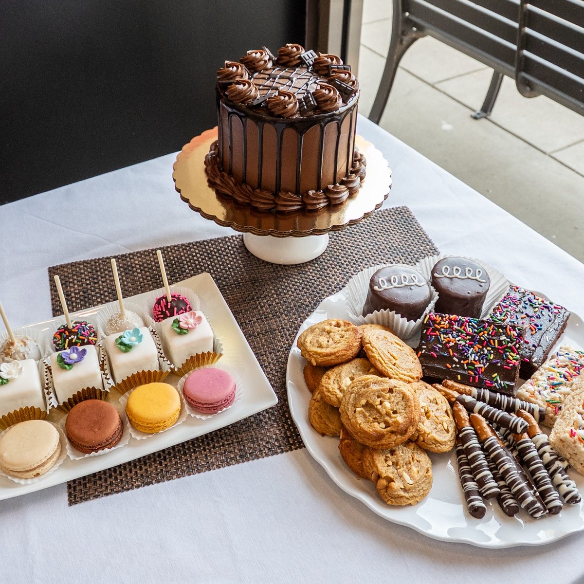 Custom cakes, built around your vision
