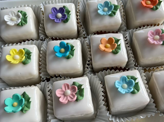 1 Dozen Petit Fours.
